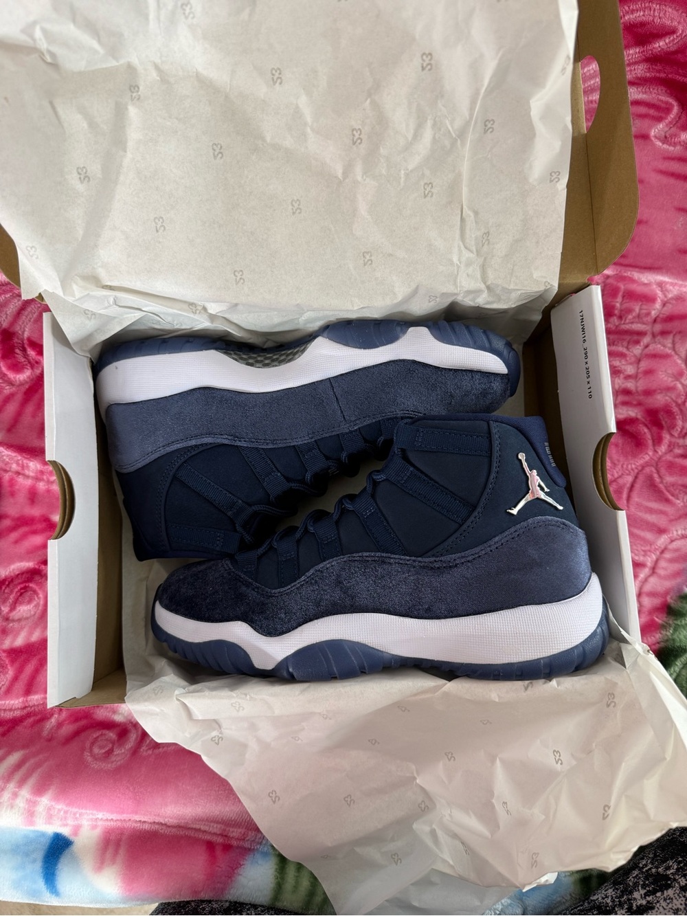 Air jordan 11 retro midnight navy velvet brand new size 6.5